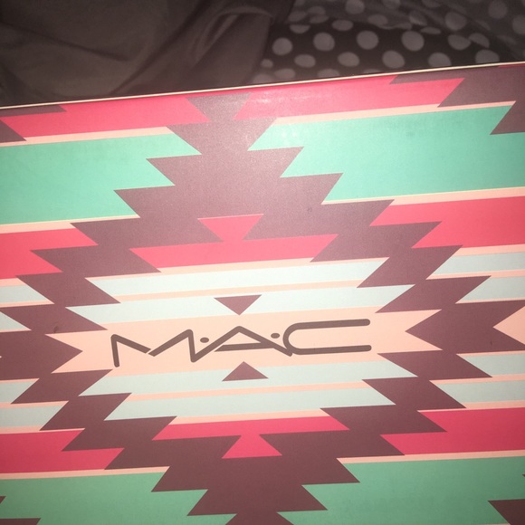 💕trades Last price ❤️brand new in box set of Lips - Picture 5 of 8